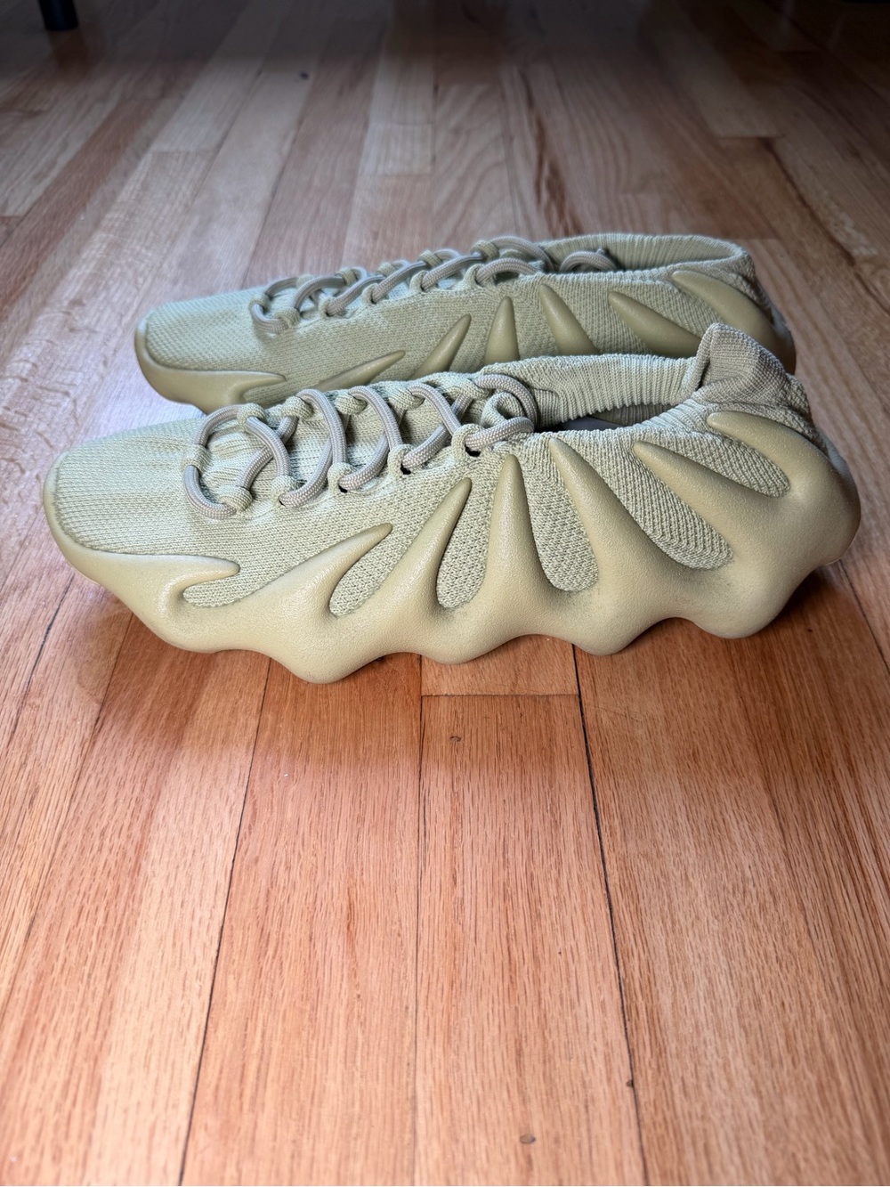 Men’s Yeezy Sneakers